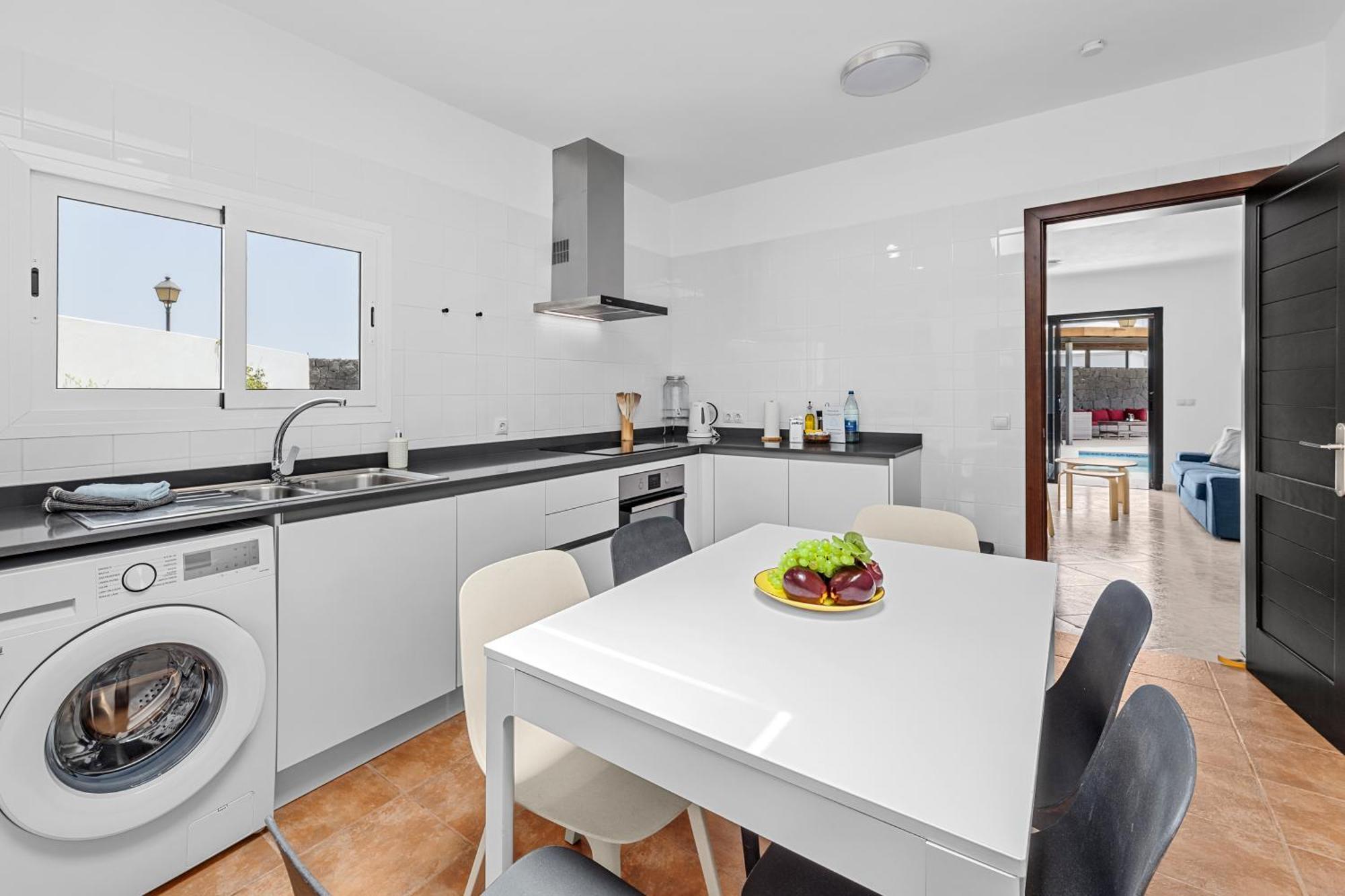3 Bedroom Villa With Private Pool Close To Papagayo Beach Playa Blanca  Eksteriør billede